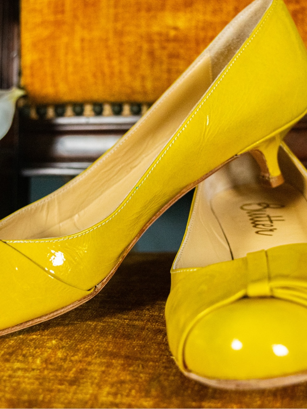 9.5 Butter Yellow Patent Leather Women's Kitten Heels - Picture 4 of 6